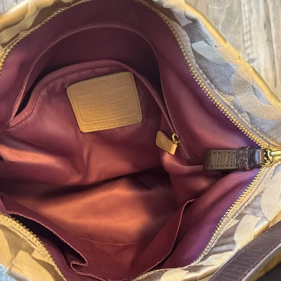 Coach - Beige and Brown Shoulder Bag with Gold Accents - Picture 9 of 12